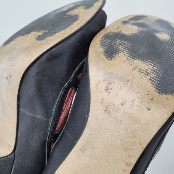2/$20 Nine West Black With Red Bow Heels Shoes Size: 7M US - Picture 8 of 8